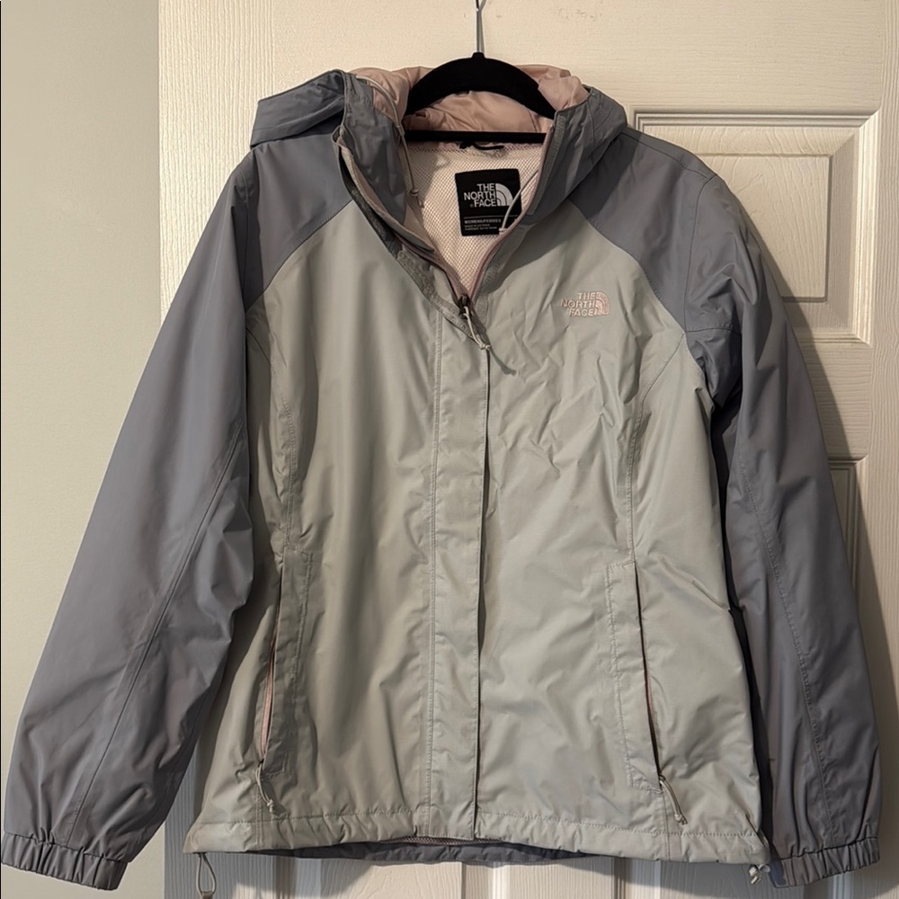The North Face Gray Ski & Snow Jacket with Water-Resistant Fabric